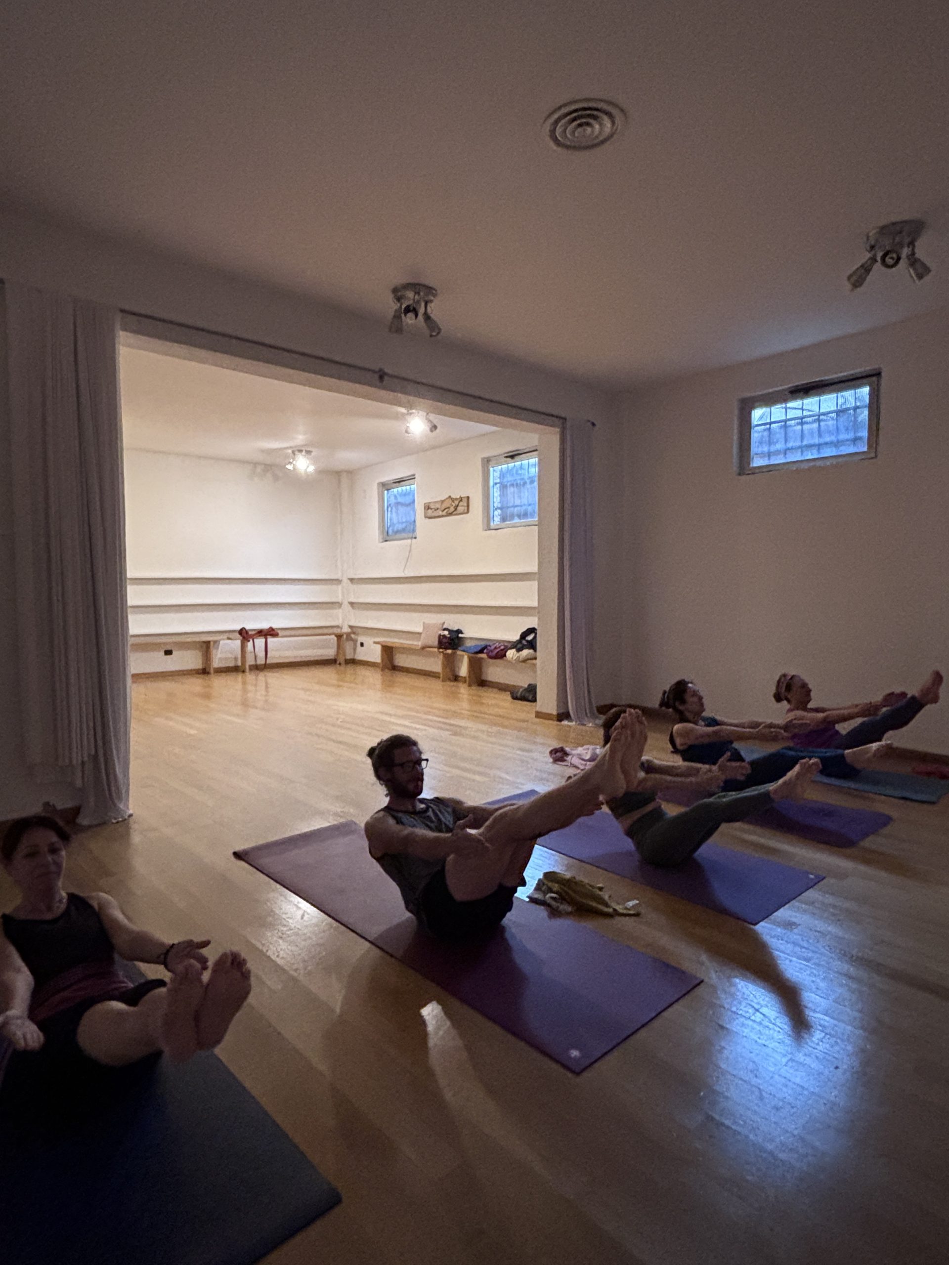 classe guidata Yoga principianti vigevano